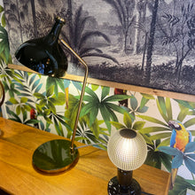 Charger l'image dans la galerie, Lampe de bureau verte et dorée Olive