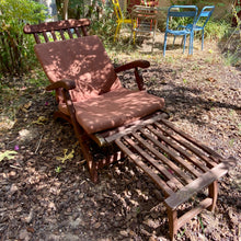 Charger l'image dans la galerie, Chaise longue de jardin en teck