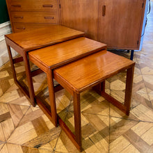 Charger l'image dans la galerie, Ensemble de Tables Gigognes Vintage en Teck