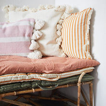 Charger l'image dans la galerie, Matelas Tissé en Coton – Rayures Off White et Miel Foncé