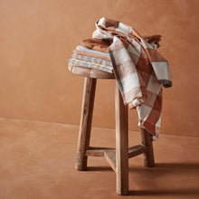 Charger l'image dans la galerie, Torchon de Cuisine en Coton – Orange Brûlé, Blanc Cassé et Noir