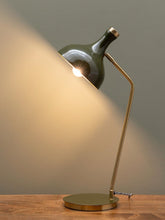 Charger l'image dans la galerie, Lampe de bureau verte et dorée Olive