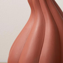 Charger l'image dans la galerie, Vase terracotta Racine