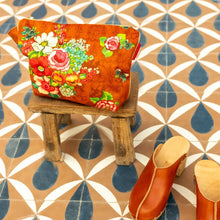 Charger l'image dans la galerie, POCHETTE VELOURS HANAMI CANNELLE