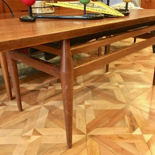 Charger l'image dans la galerie, TABLE BASSE VINTAGE ASCENSEUR