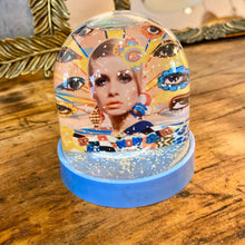 Charger l&#39;image dans la galerie, Boule à Neige Twiggy - Fabriquée en France
