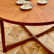 Charger l'image dans la galerie, Table basse ronde en bois
