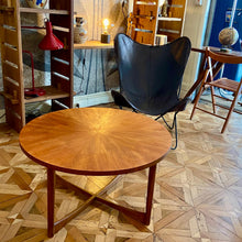 Charger l'image dans la galerie, Table basse ronde en bois
