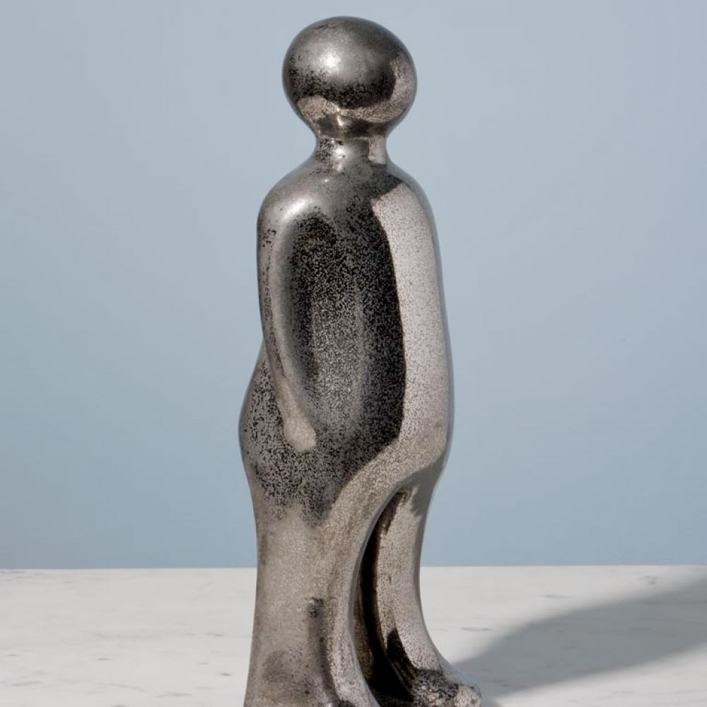 Grand personnage en grès argenté Human