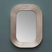 Charger l&#39;image dans la galerie, Miroir bord arrondi contour ligné argenté
