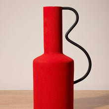 Charger l&#39;image dans la galerie, Vase rouge style graphique
