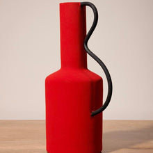 Charger l&#39;image dans la galerie, Vase rouge style graphique
