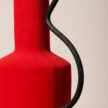 Charger l&#39;image dans la galerie, Vase rouge style graphique
