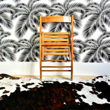 Charger l&#39;image dans la galerie, Chaise vintage pliante en bois
